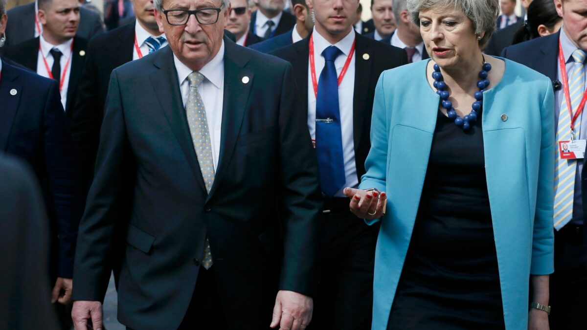 La factura del Brexit será «muy elevada» para Reino Unido, advierte Juncker