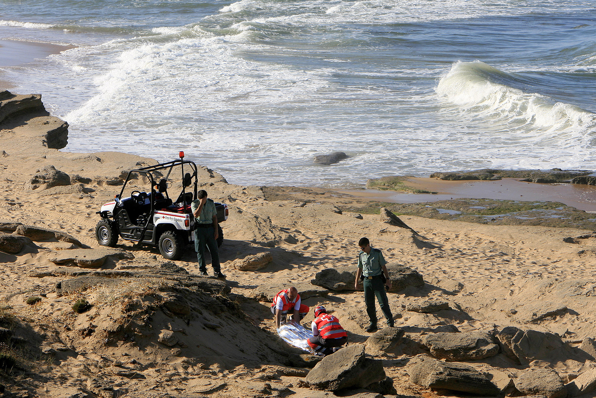 Las playas de Barbate viven en primera línea el drama de la inmigración. (Foto: Anton Meres/Reuters)