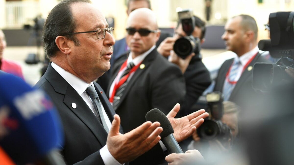 Hollande critica a Trump al inicio de la cumbre de la UE en Malta