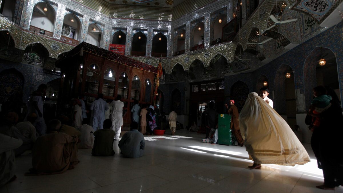 Más de 70 muertos en un templo sufí de Pakistán por un atentado del Daesh