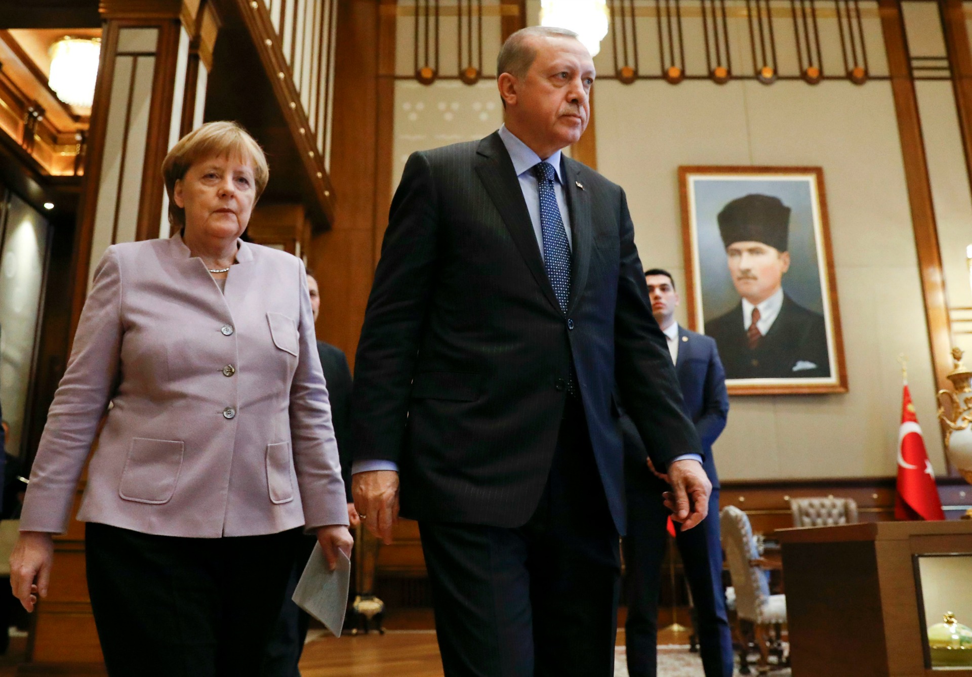 Merkel expresa a Erdogan su preocupación por la situación de algunos derechos en Turquía