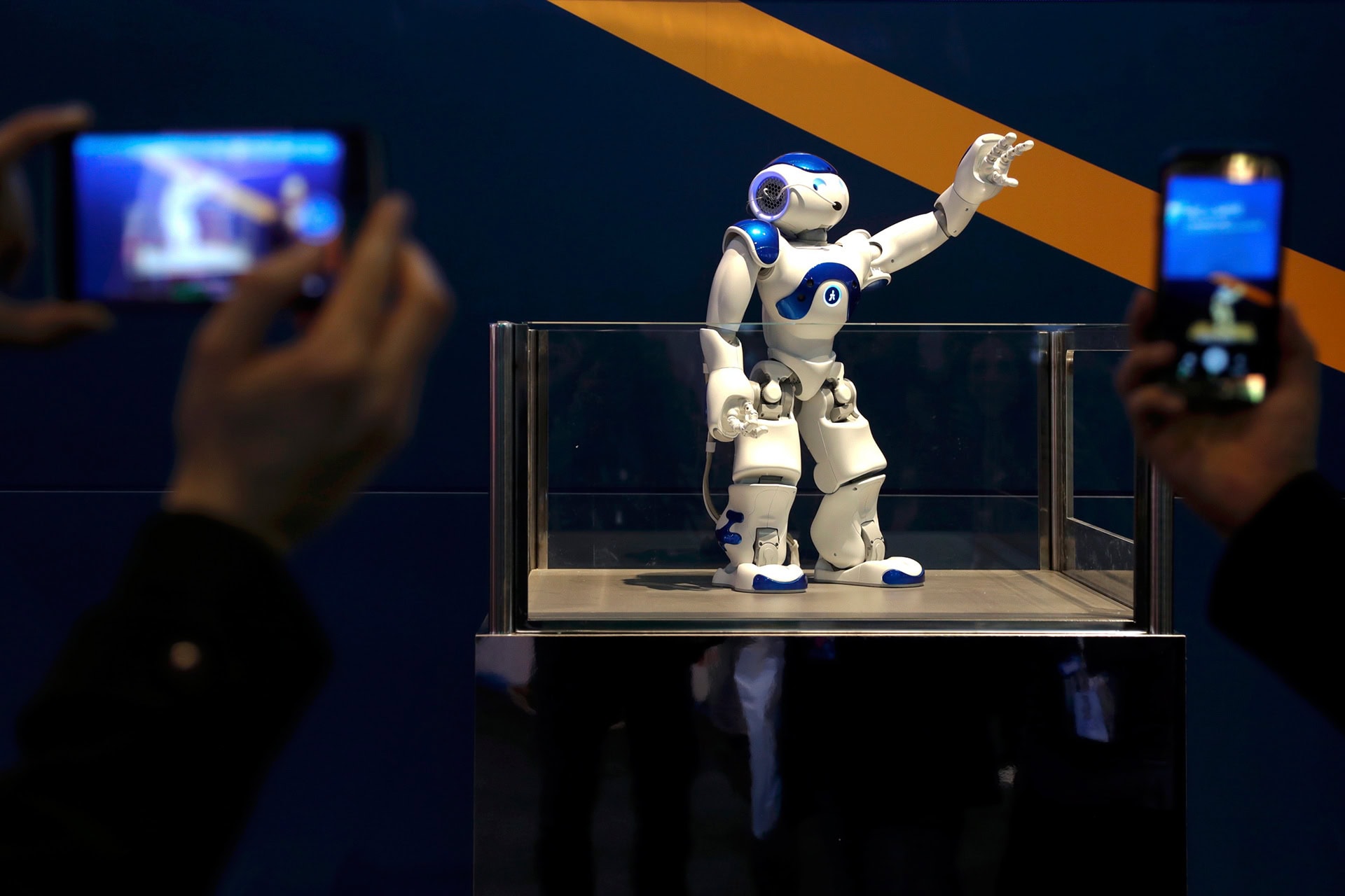 La tecnología artificial es una de las grandes protagonistas del Mobile World Congress de Barcelona (Foto: Eric Gaillard / Reuters)