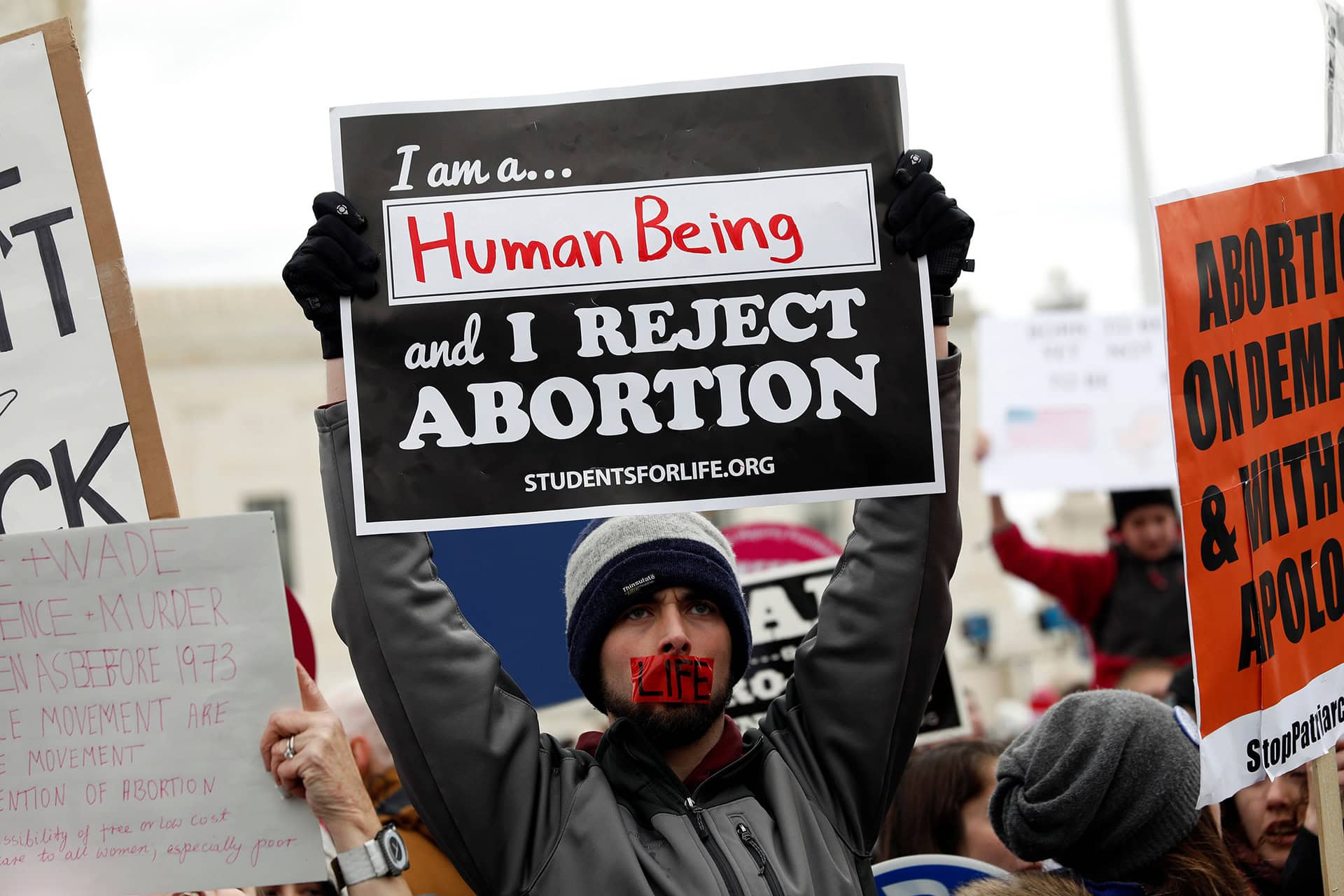 Un proyecto de ley en Arkansas permitirá a los violadores denunciar a sus víctimas si abortan