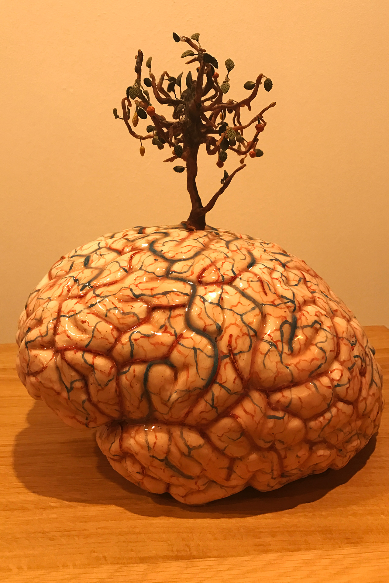 'A Brain Tree' del artista Een breinboom en la galería Jan Fabre. 