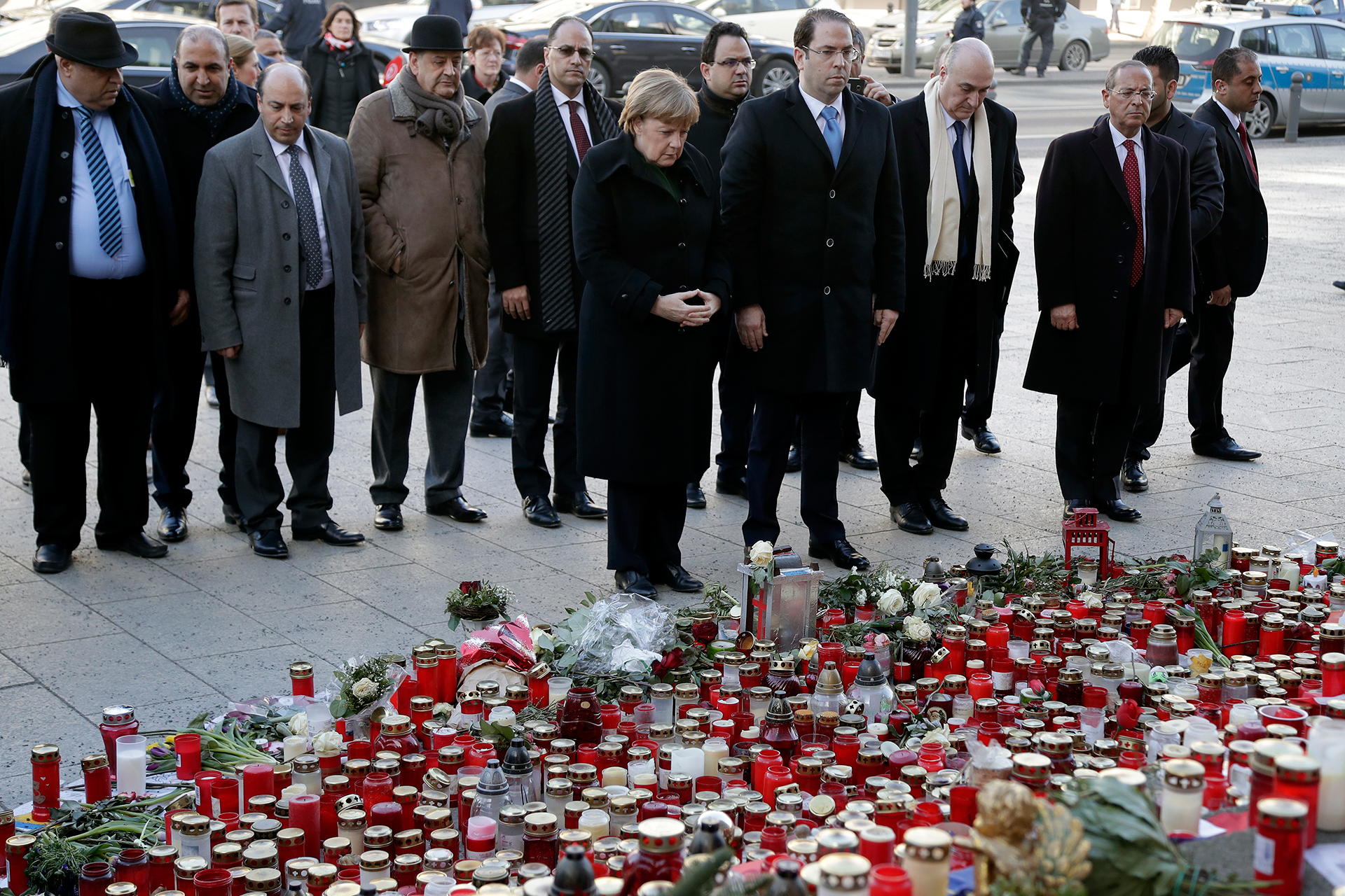 Las familias de las víctimas del atentado de Berlín acusan a las autoridades de negligencia