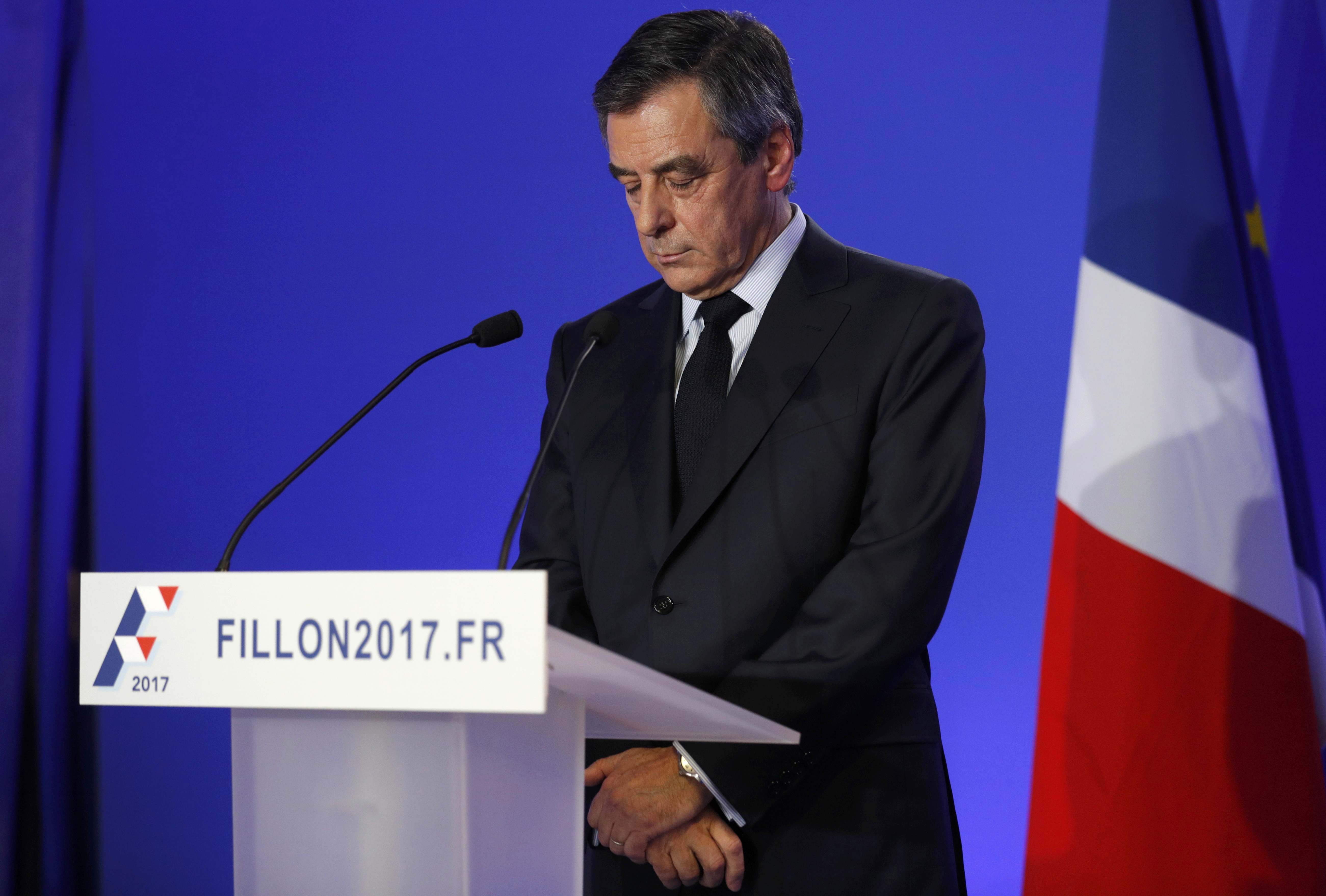 Fillon mantendrá su candidatura pese a las acusaciones de desvío de fondos públicos