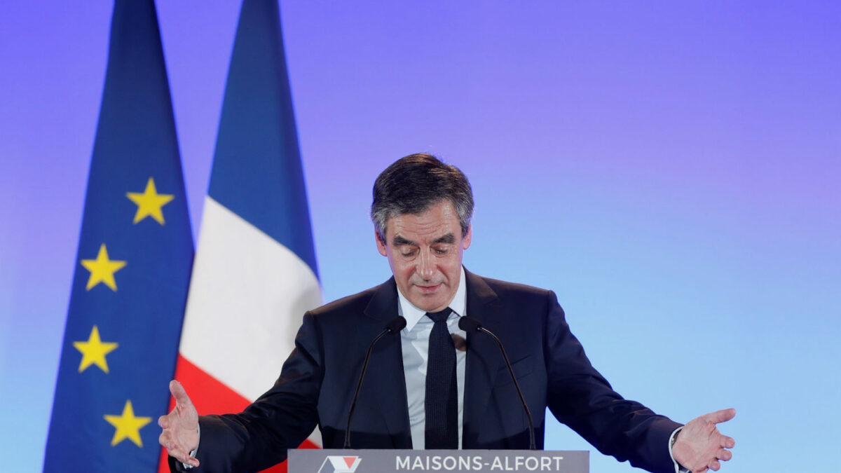 Fillon enfrentará investigación penal por “desvío de fondos públicos”