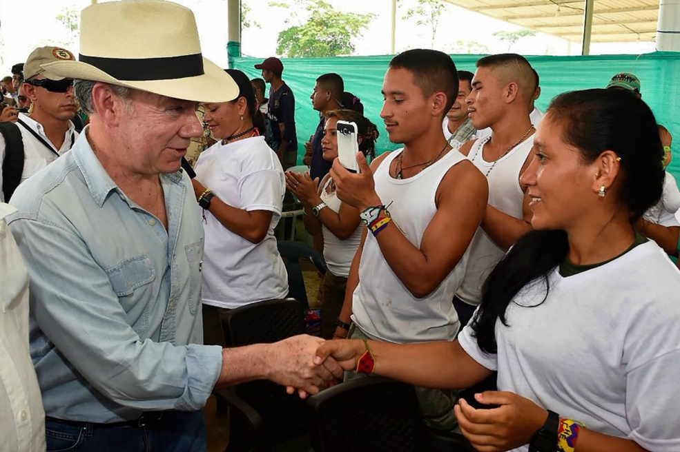 Santos admite "obstáculos" en las zonas FARC pero dice que el proceso de paz es "irreversible"