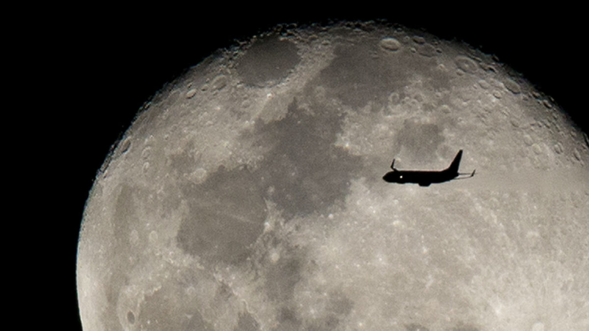 La NASA enviará a dos turistas alrededor de la Luna en 2018