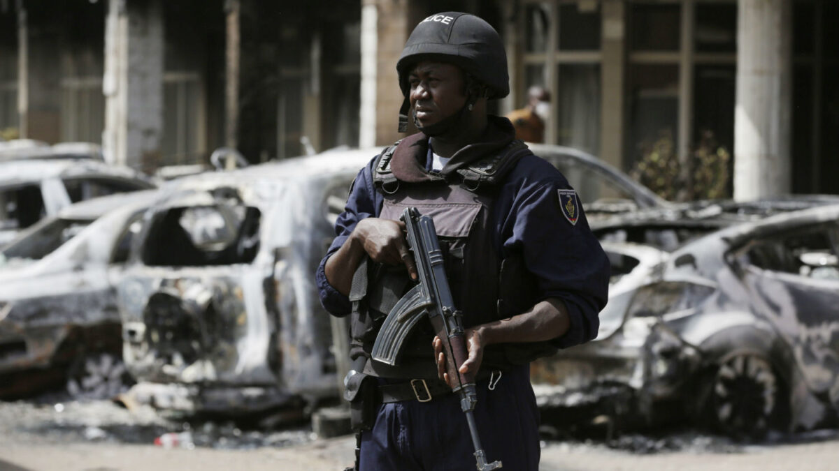 Un grupo de yihadistas ataca dos comisarías en Burkina Faso