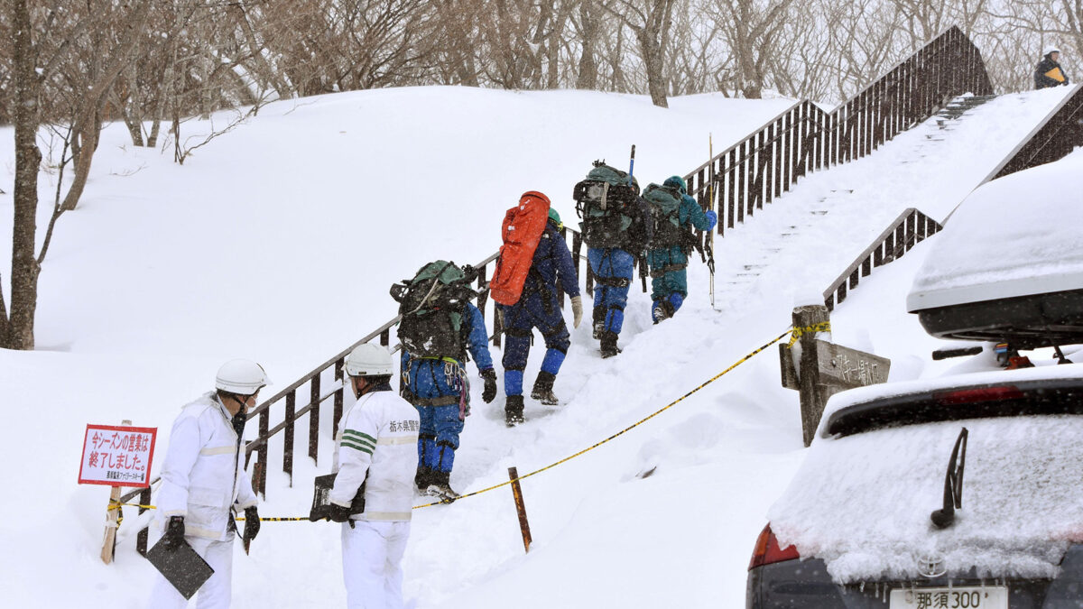 Al menos ocho adolescentes fallecidos por una avalancha de nieve en Japón