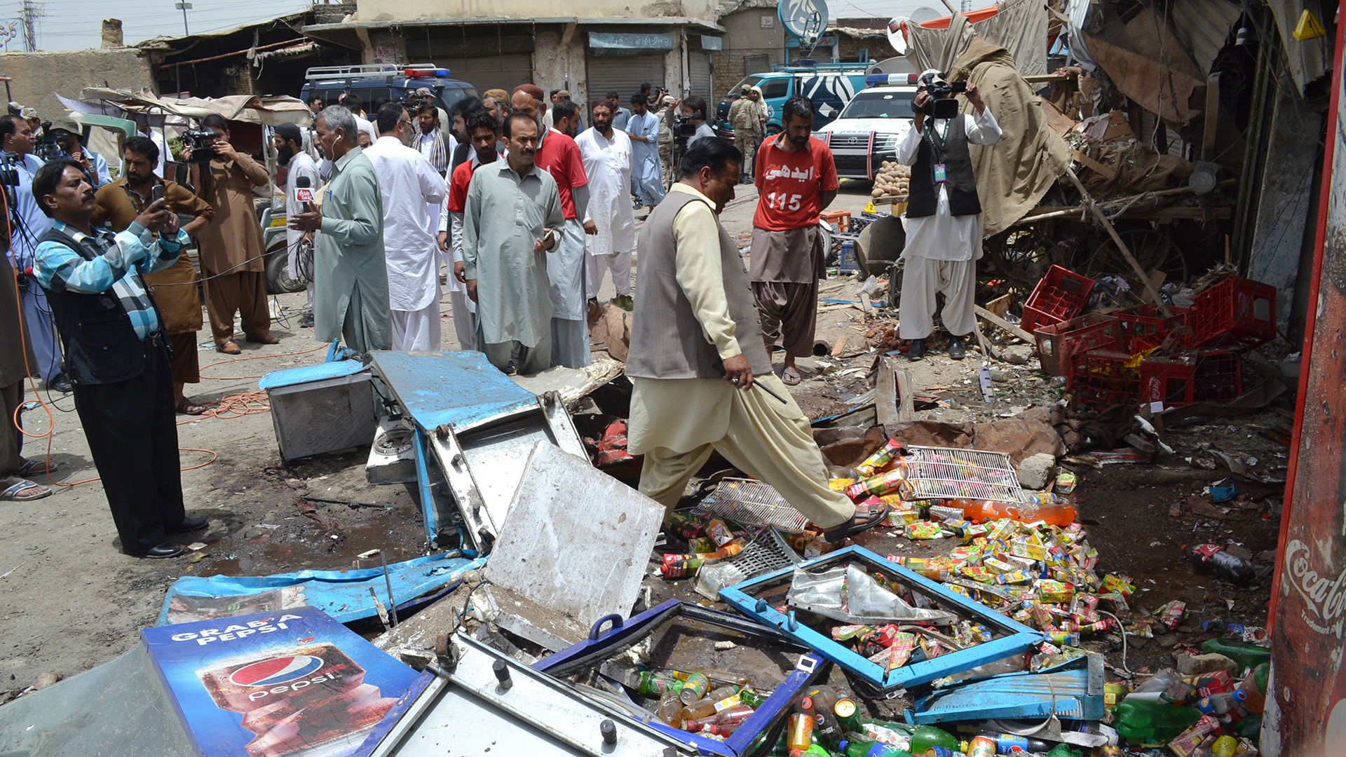 Al menos 22 muertos y más de 50 heridos por una explosión en un mercado de Pakistán