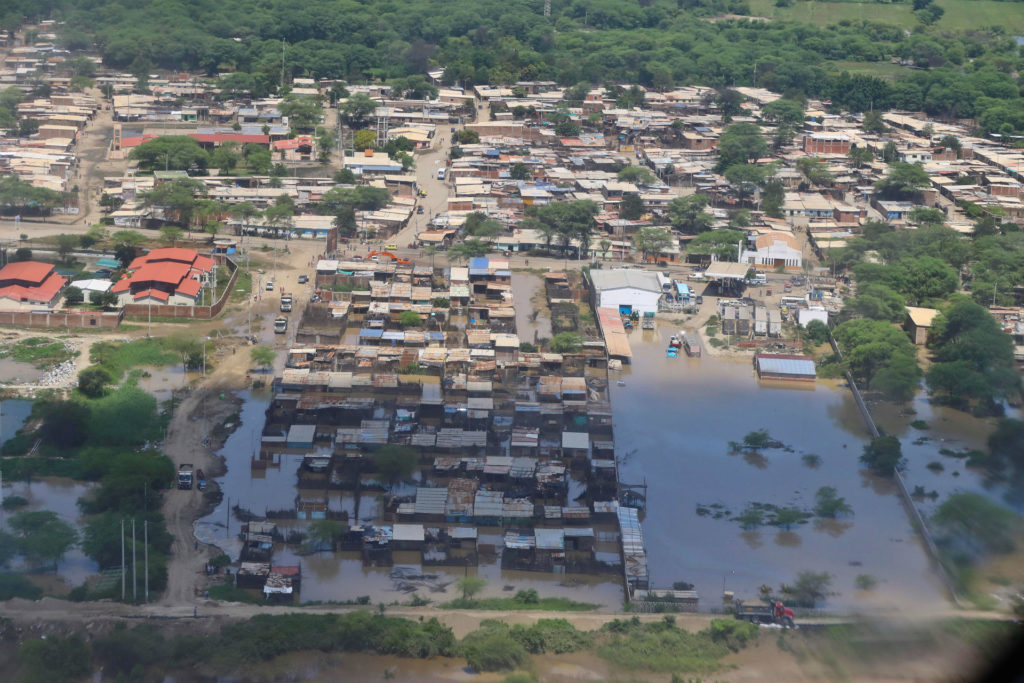 Aumenta a 98 los muertos por las inundaciones en Perú