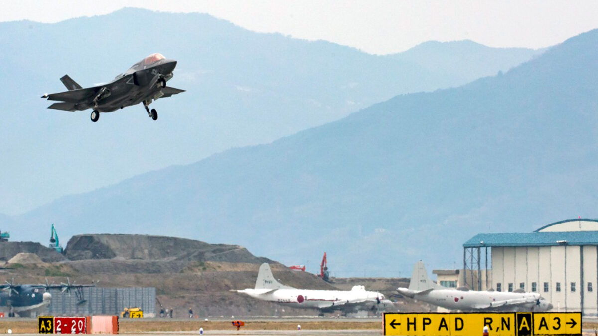 Cazas furtivos estadounidenses realizan maniobras de bombardeo en la península coreana