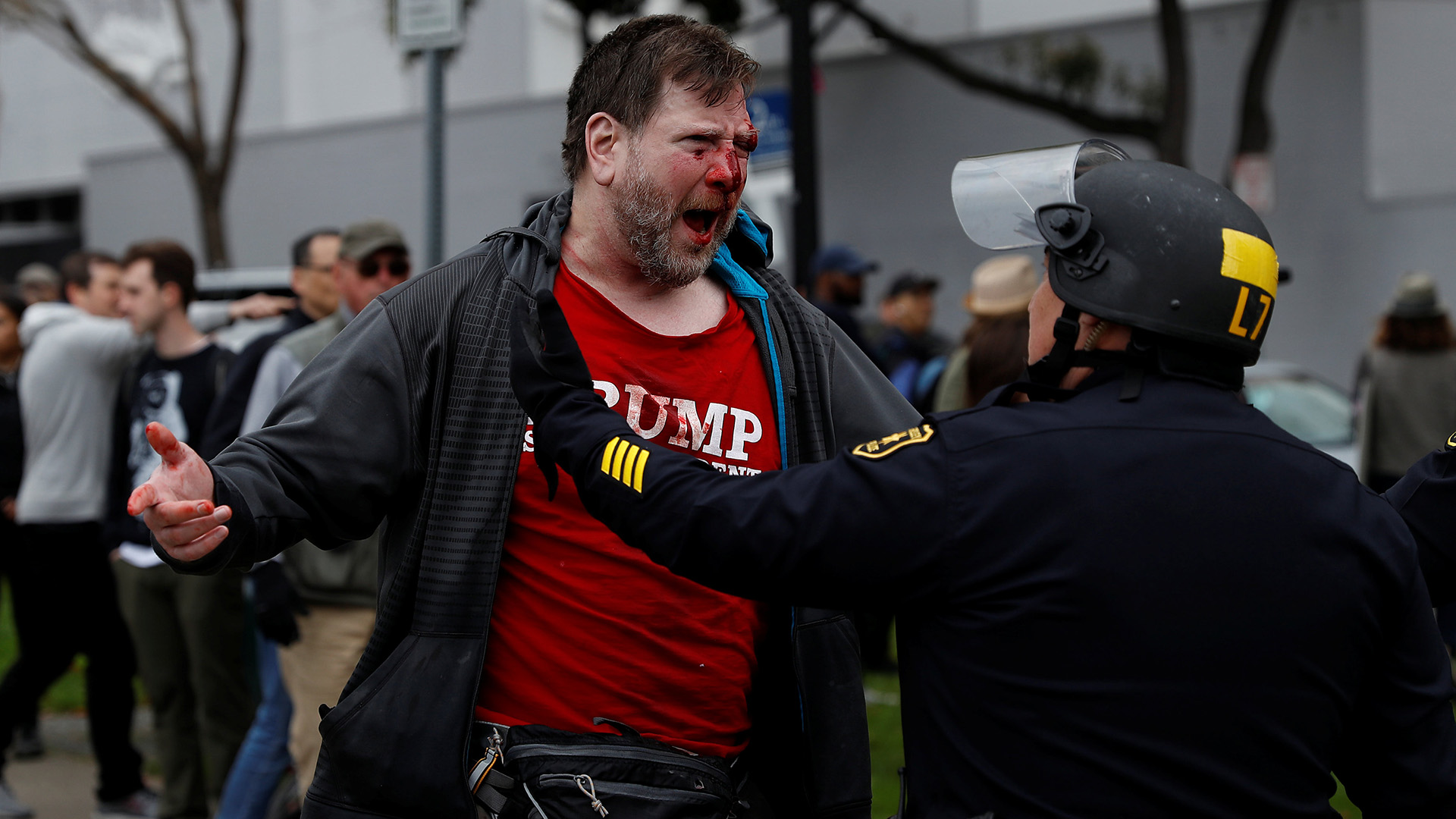 Diez detenidos tras choques entre simpatizantes y detractores de Trump en Berkeley 2