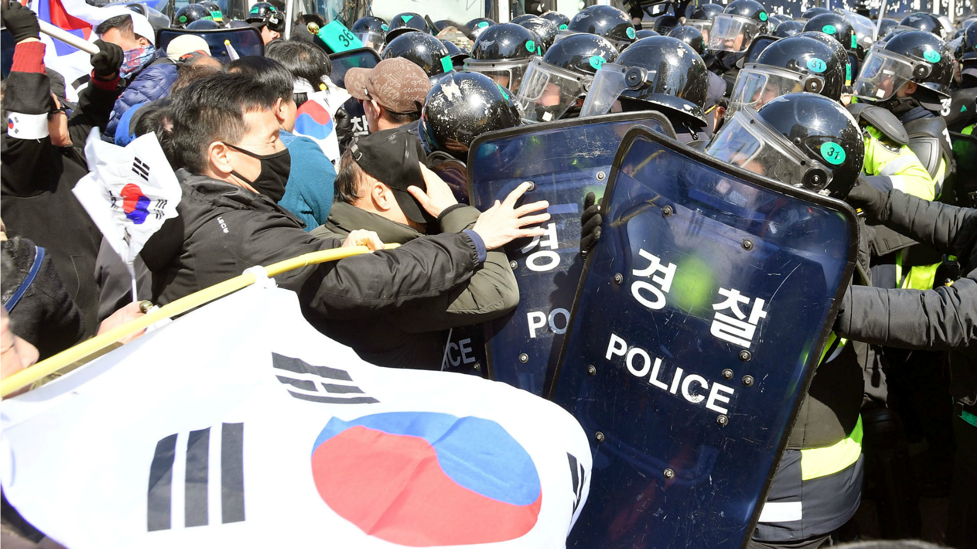 Dos muertos en las protestas tras la destitución de la presidenta Park por el TC surcoreano