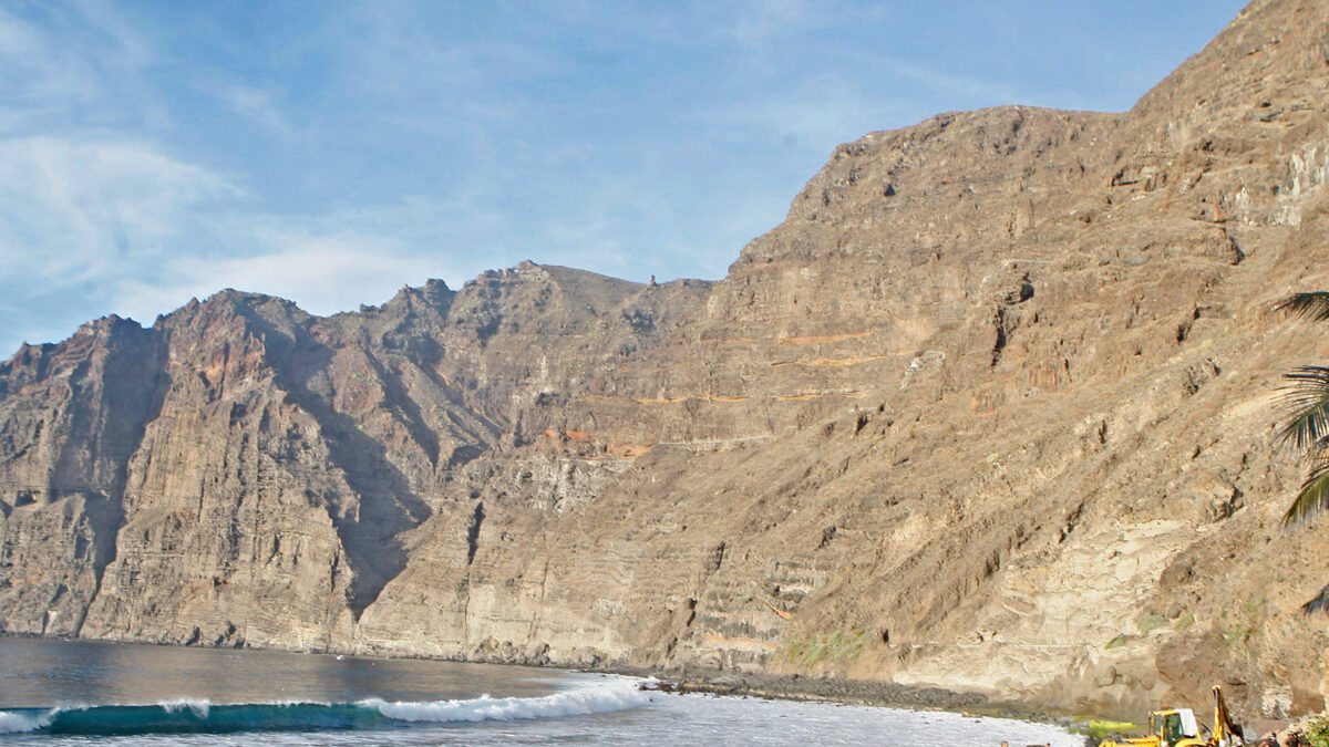 Dos muertos y un desaparecido por una ola gigante en Tenerife