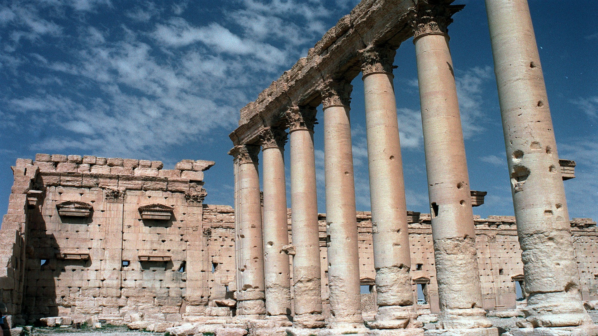 El Daesh mina la ciudad monumental de Palmira antes de su retirada