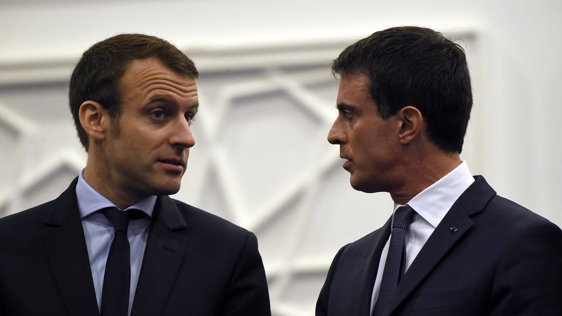 El ex primer ministro francés Valls votará por Macron para evitar la victoria de Le Pen