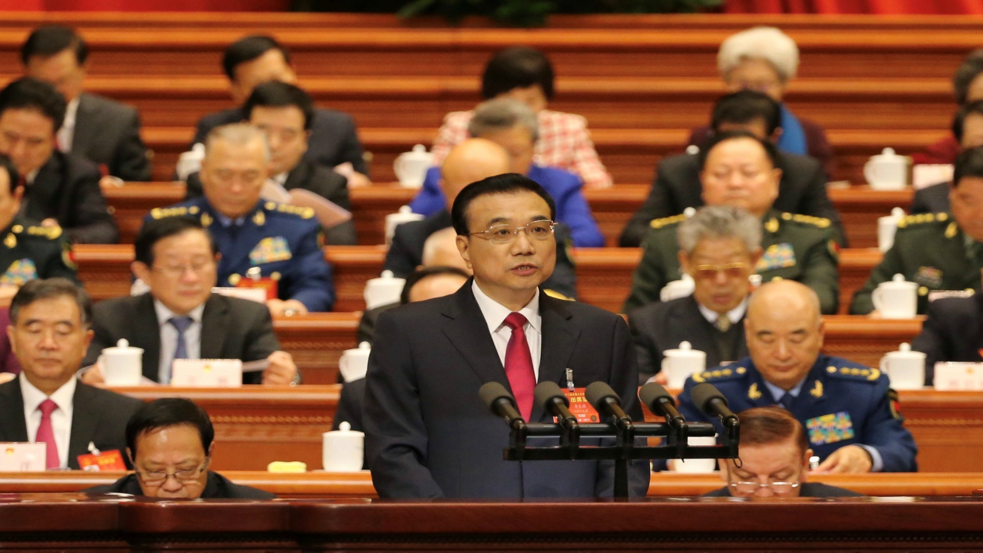 El primer ministro chino promete reducir las emisiones y devolver un "cielo azul" al país 2