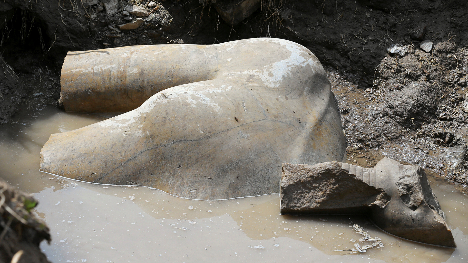 Encuentran un inmenso coloso de Ramses II en Egipto