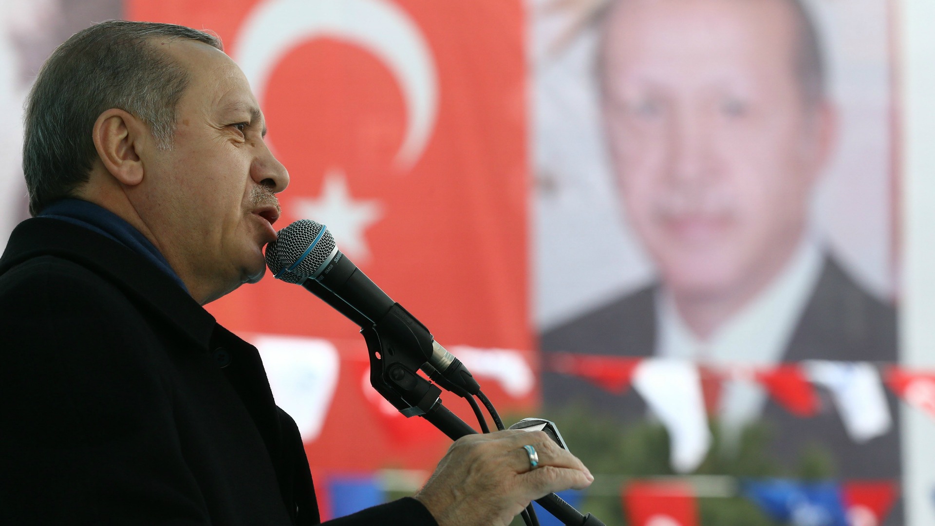 Erdogan dice que Holanda actúa con "remanentes nazis y fascistas"
