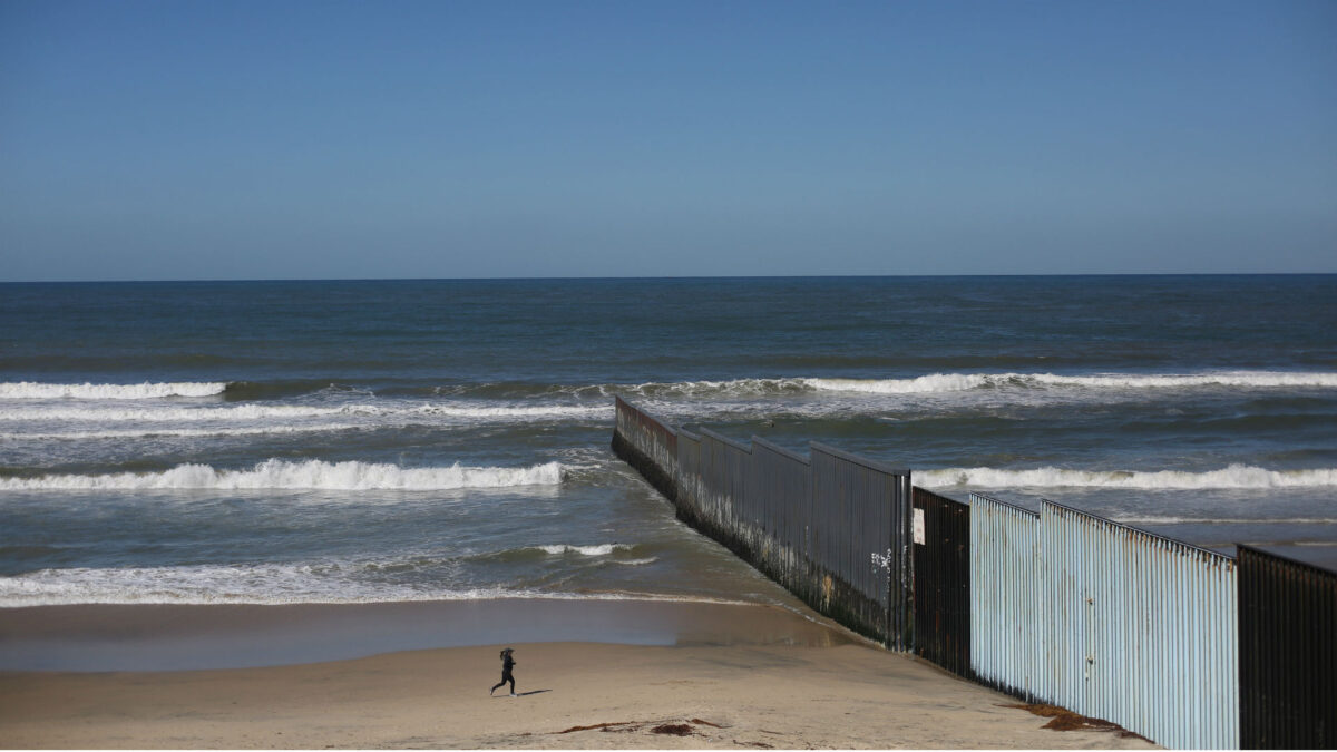 España rechaza el muro de Trump y exige «respeto y dignidad» para México