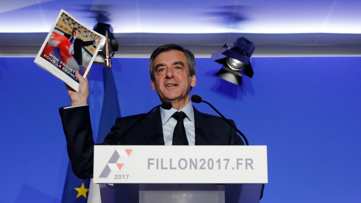 François Fillon, imputado por malversación de fondos públicos