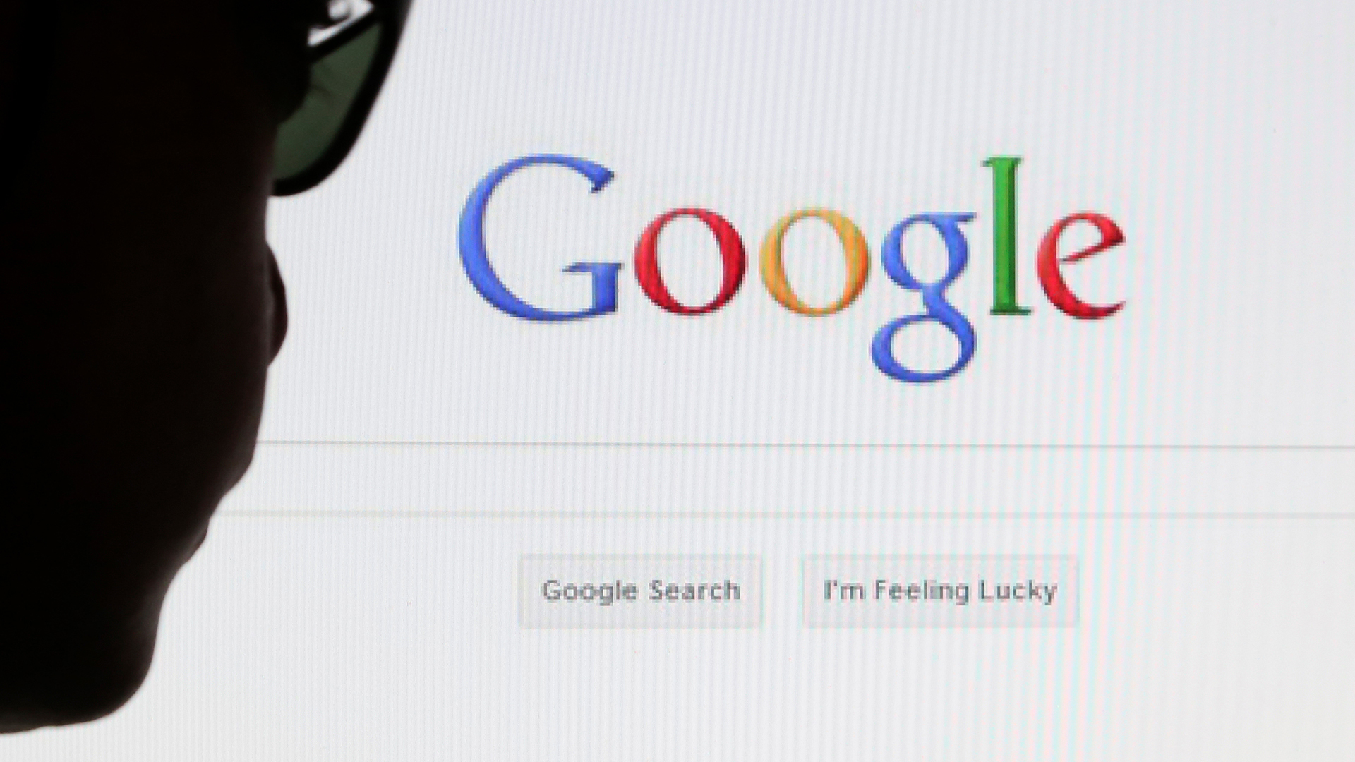 Google, acusado de difundir noticias falsas