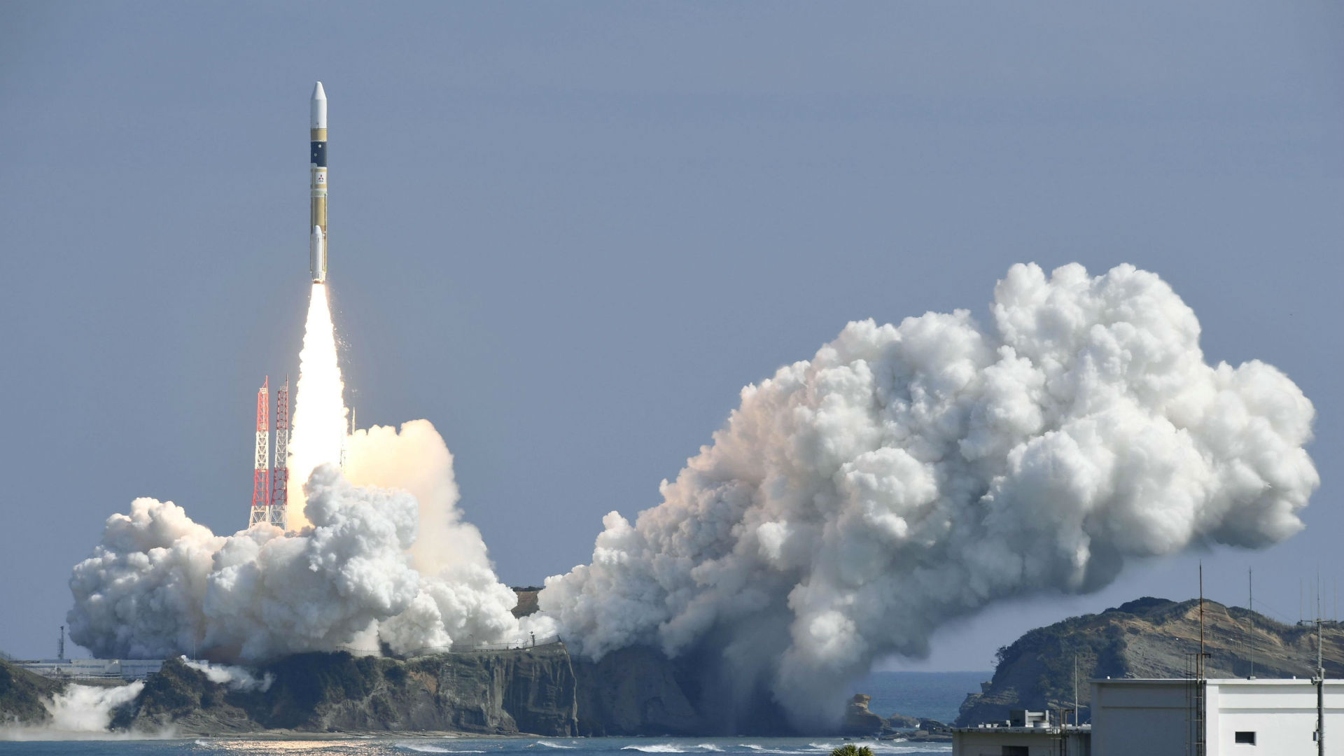 Japón lanza un nuevo satélite para vigilar a Corea del Norte