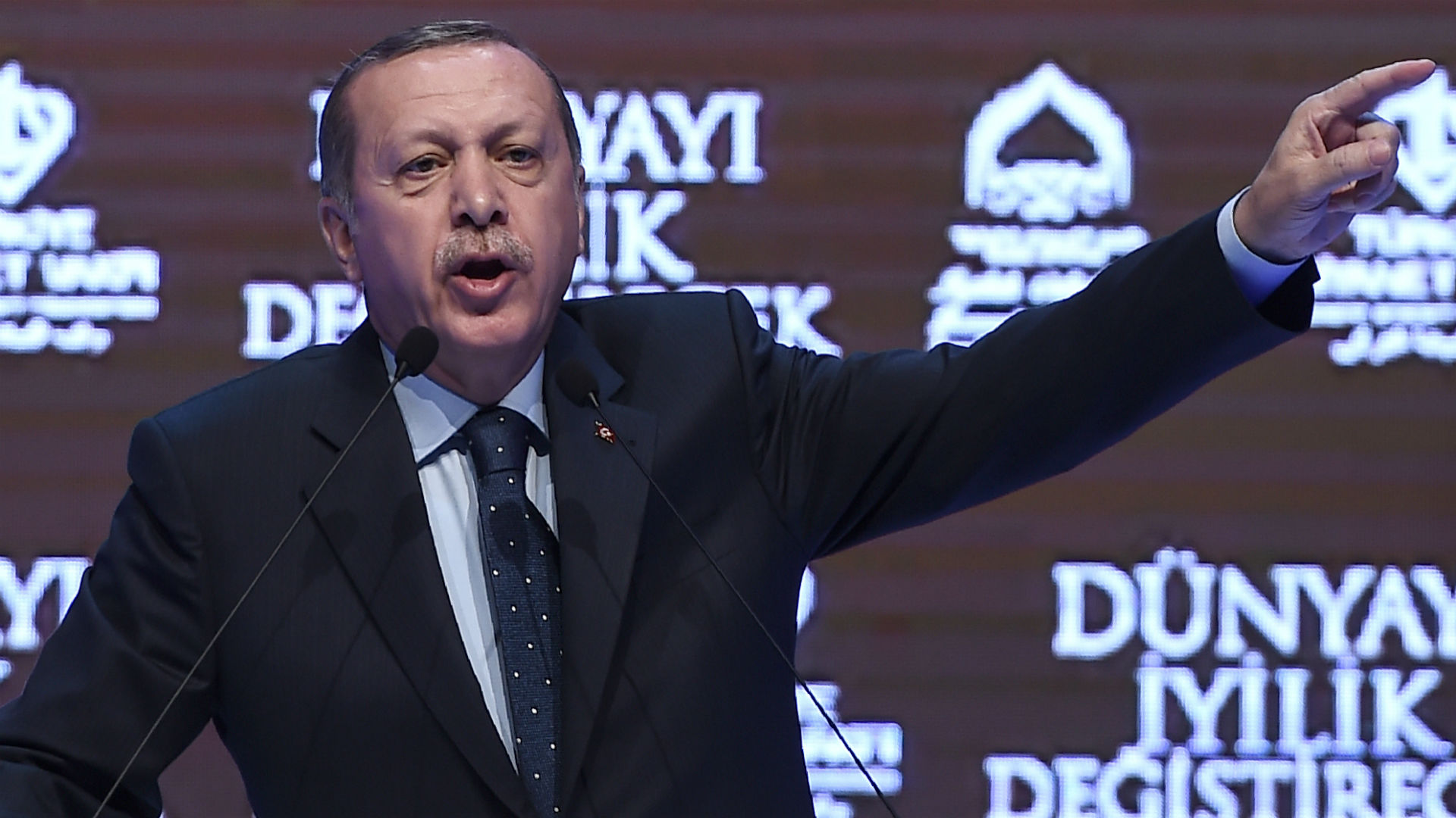 En plena crisis diplomática, Erdogan advierte a Holanda: "pagaréis un precio elevado"