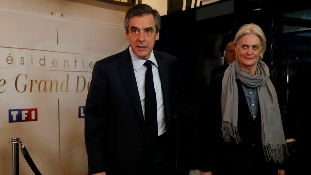 La mujer de Fillon pudo falsificar un documento para justificar su empleo