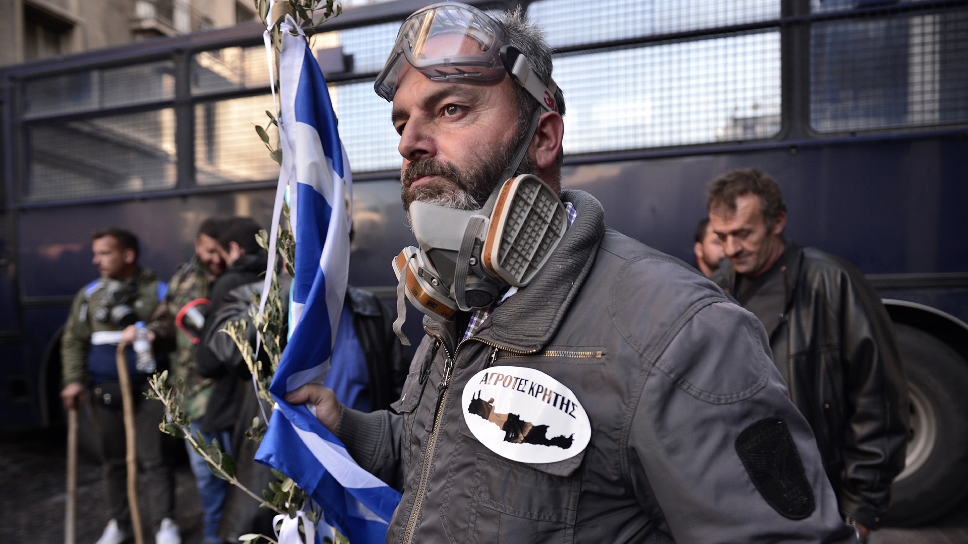 Los agricultores griegos se enfrentan a la policía en Atenas 1