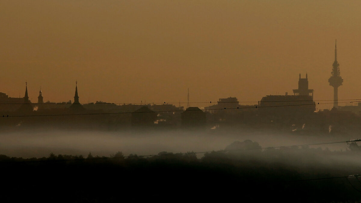 Madrid reduce la velocidad en la M-30 y los accesos por la contaminación