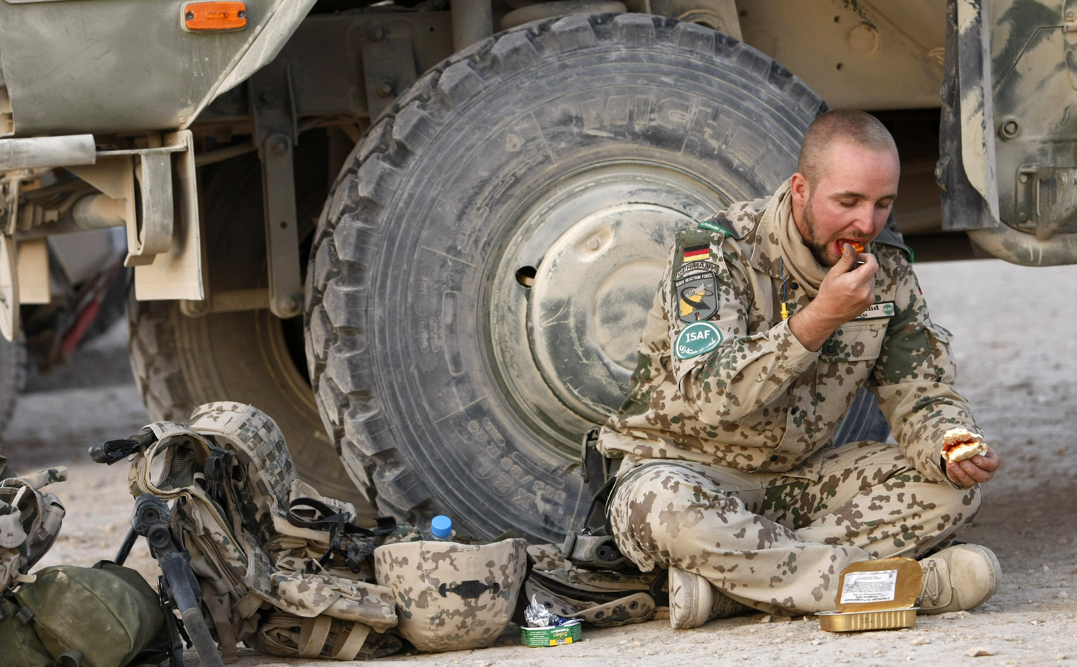 Estas fotos muestran qué comen los militares de todo el mundo