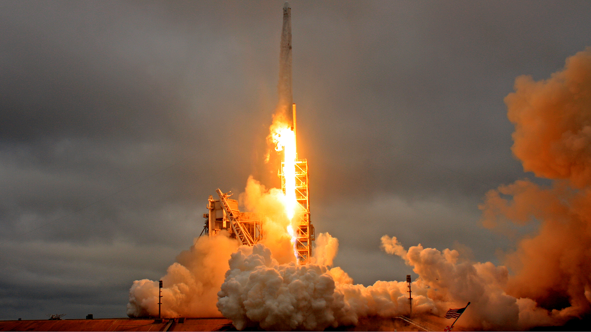 SpaceX lanza con éxito un satélite de comunicaciones para Brasil