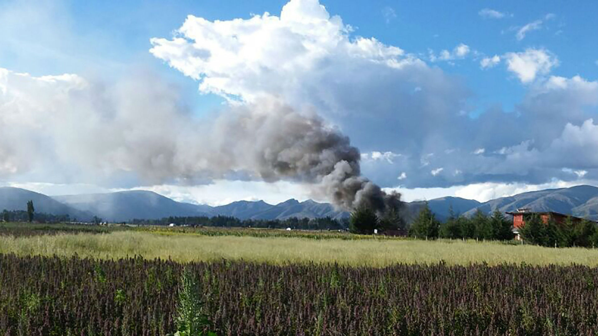 Un avión se incendia en Perú y logran salvarse los 140 pasajeros
