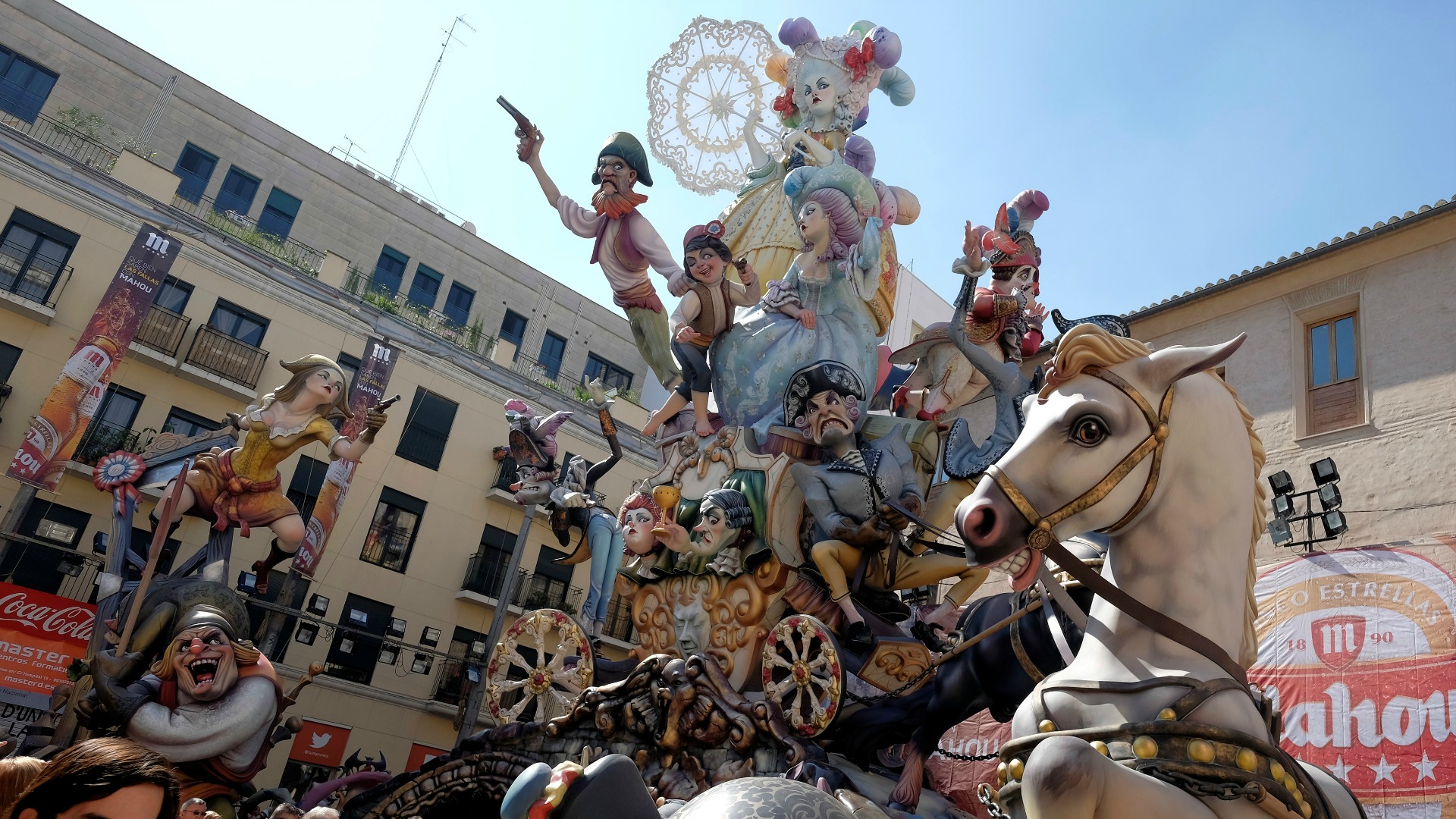 Valencia celebra su día grande de las Fallas antes de la Nit del Foc 1