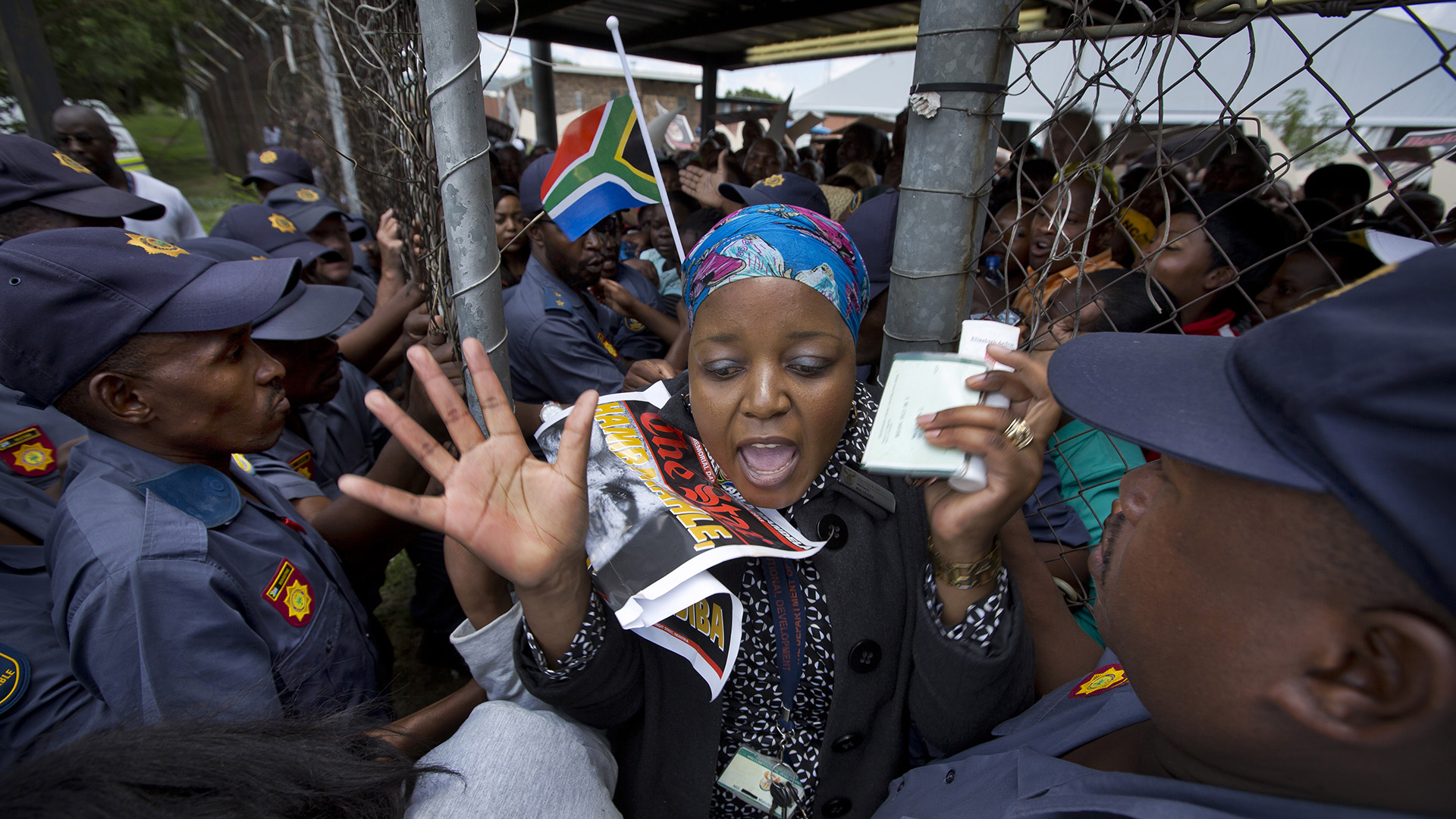 Varias mujeres sudafricanas denuncian violaciones en grupo en el transporte público