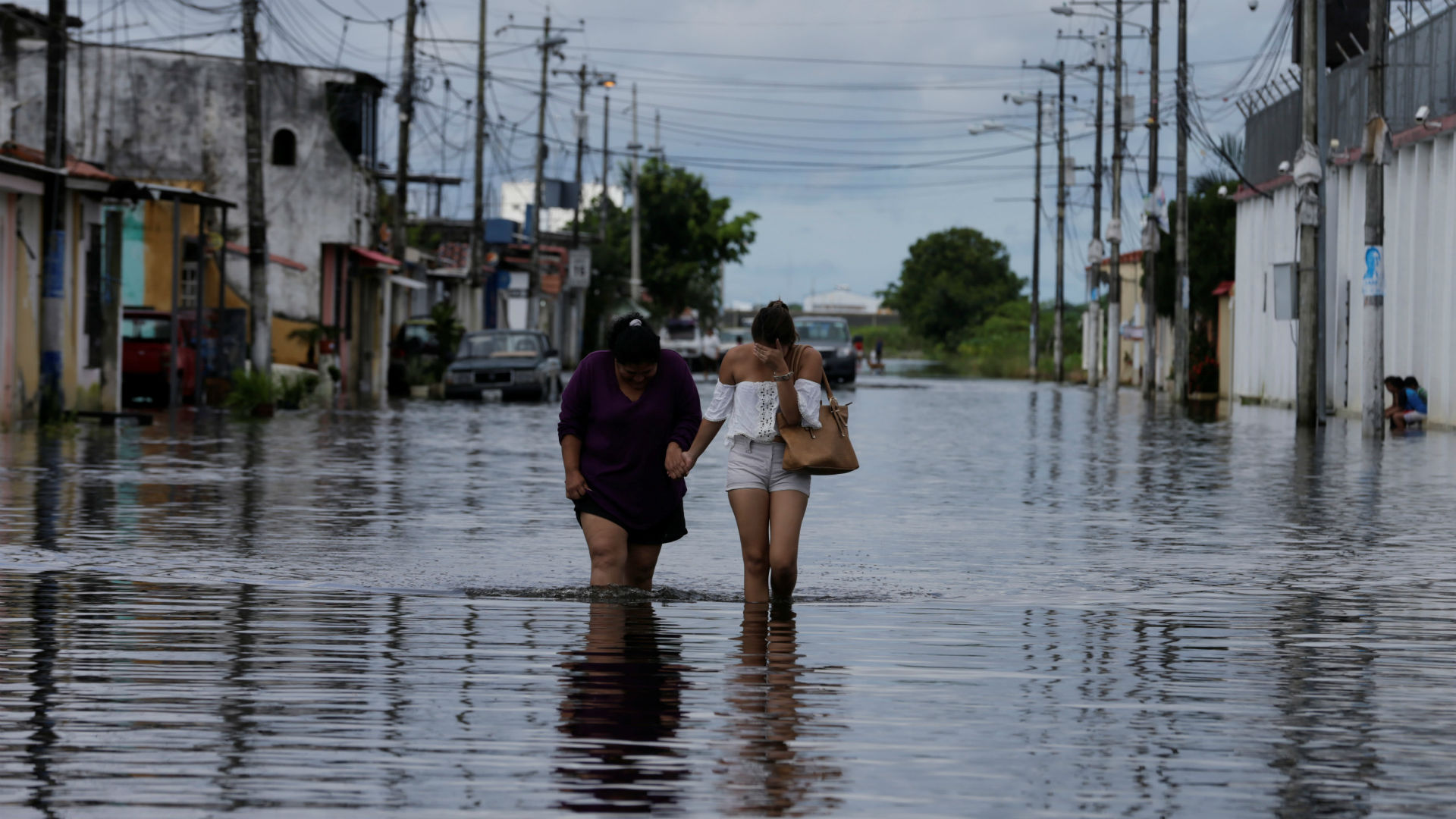 Al menos 27 muertos y miles de afectados por inundaciones en Ecuador