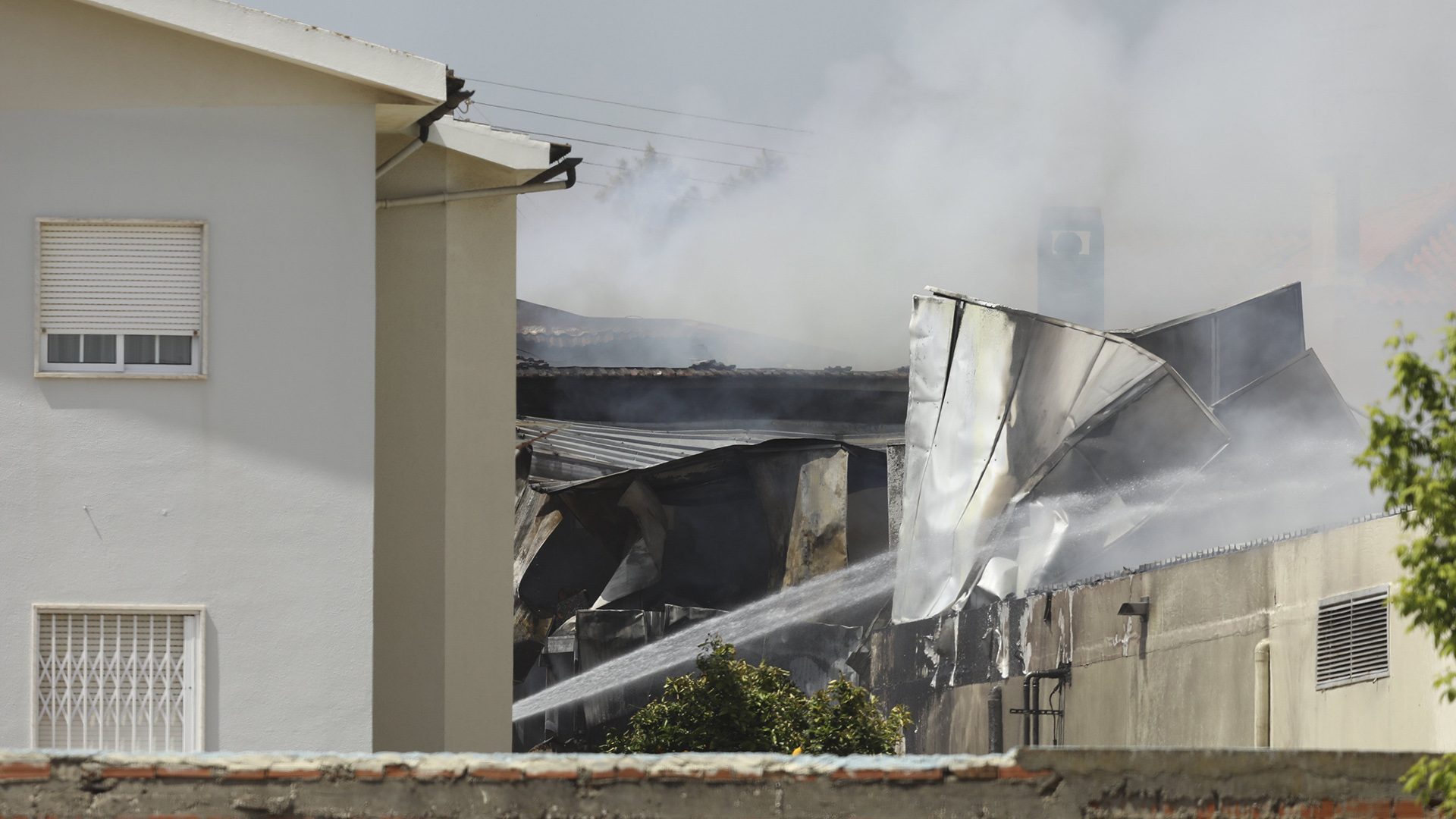 Al menos cinco muertos al estrellarse una avioneta cerca de Estoril 2