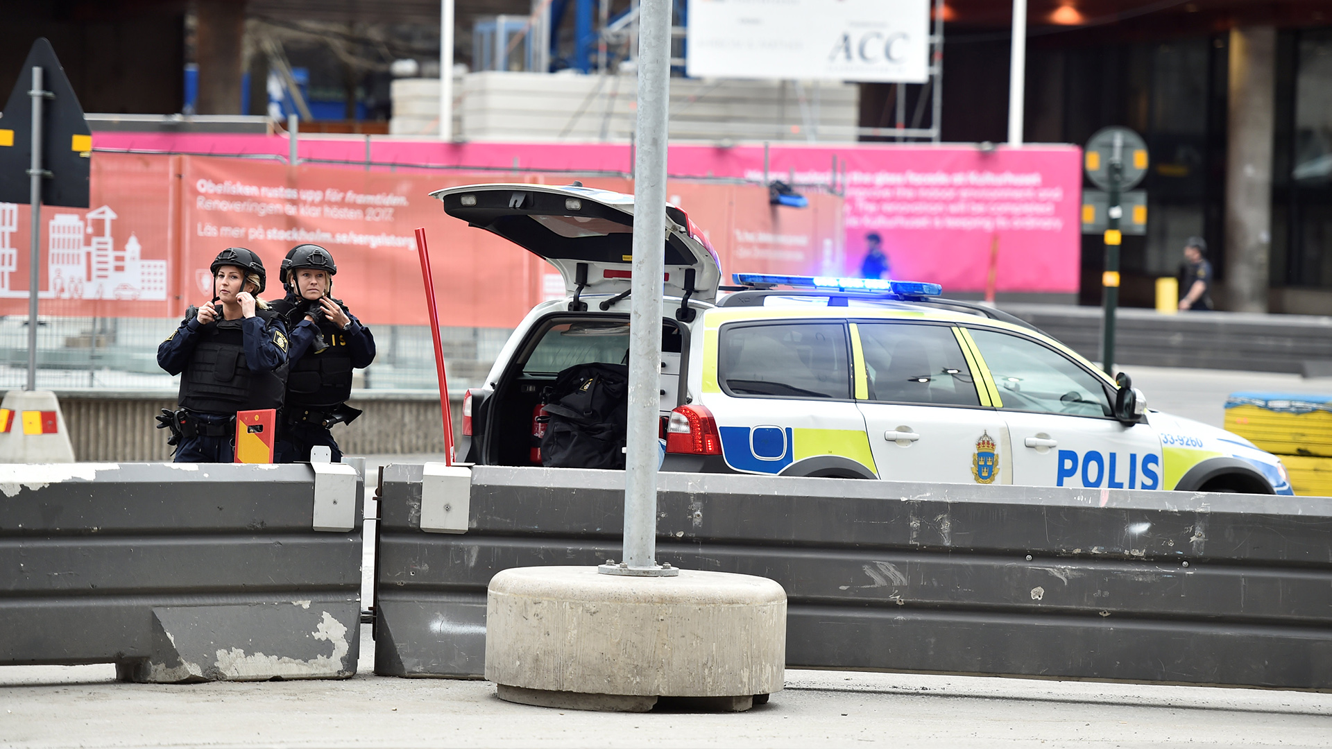 Al menos dos muertos al ser arrollados por un camión en Suecia