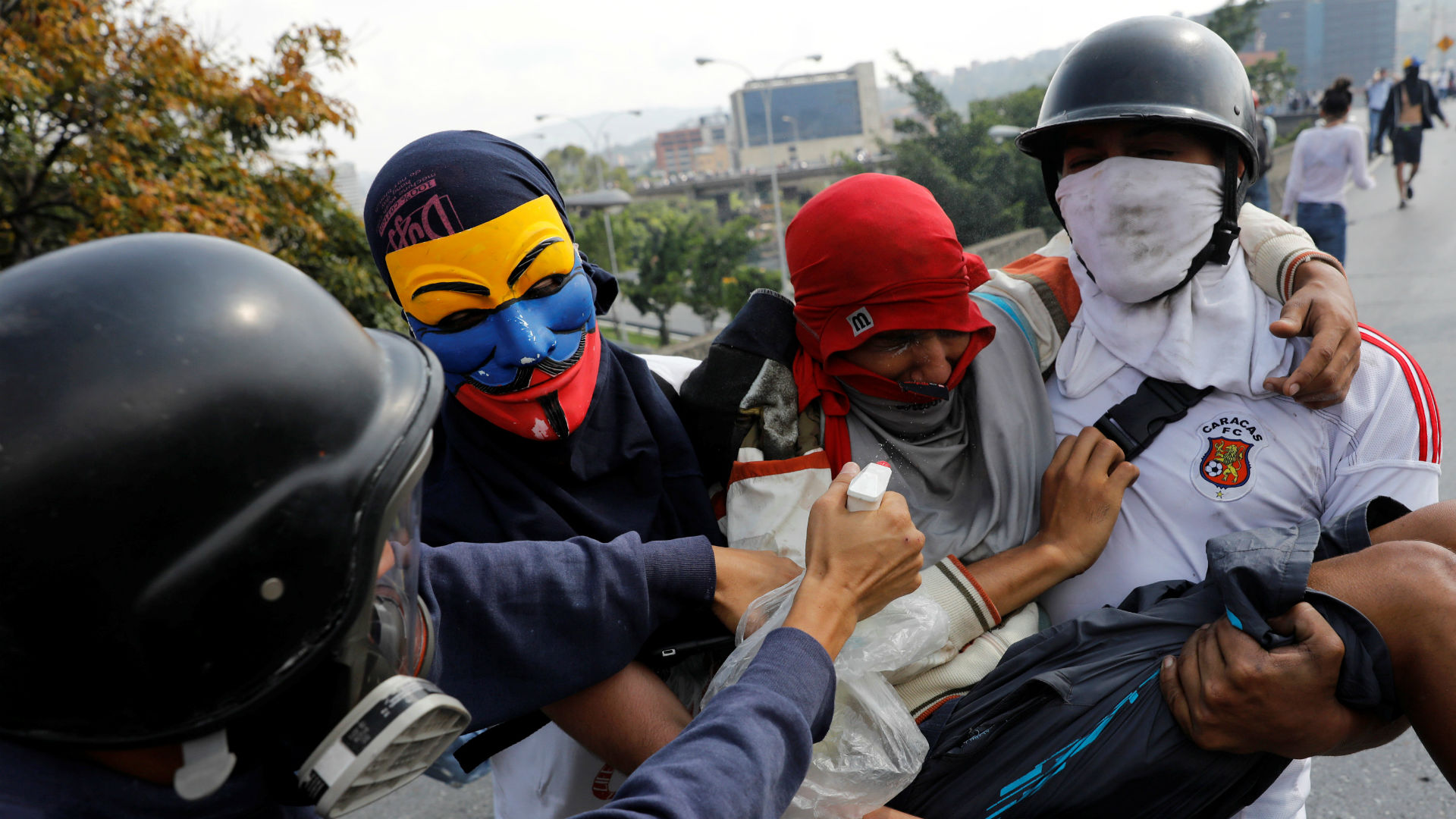 Ascienden a tres los muertos durante el plantón de Venezuela