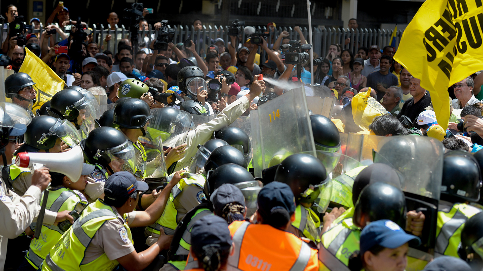 Al menos nueve heridos en una protesta de la oposición en Venezuela