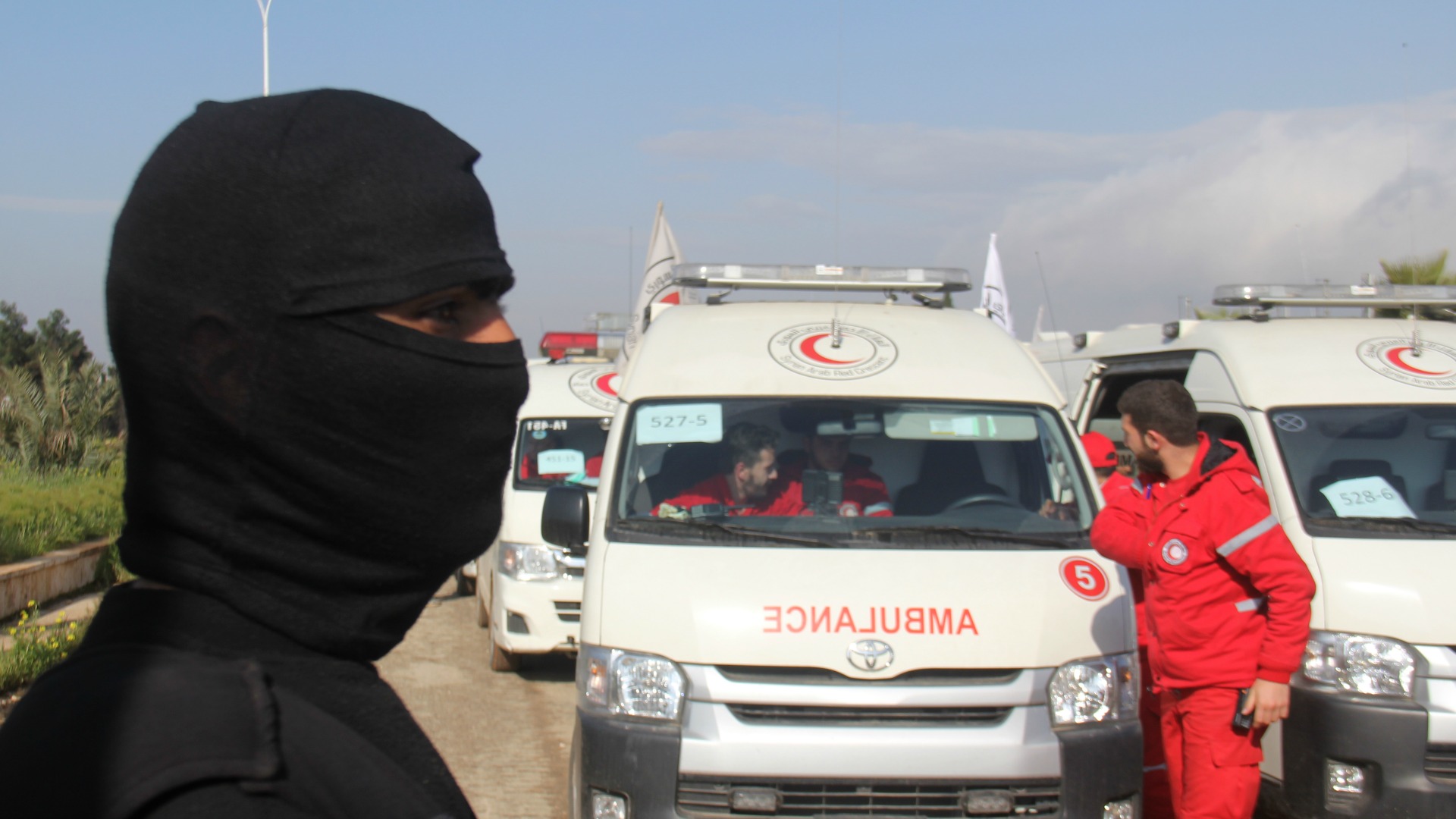 Comienza la evacuación de cuatro ciudades asediadas en Siria