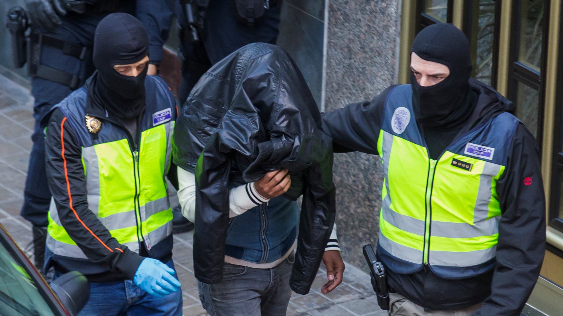 Detenido en Ceuta un español «esencial» en la captación de adeptos para el Estado Islámico