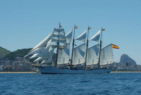 El Juan Sebastián Elcano continúa surcando los mares