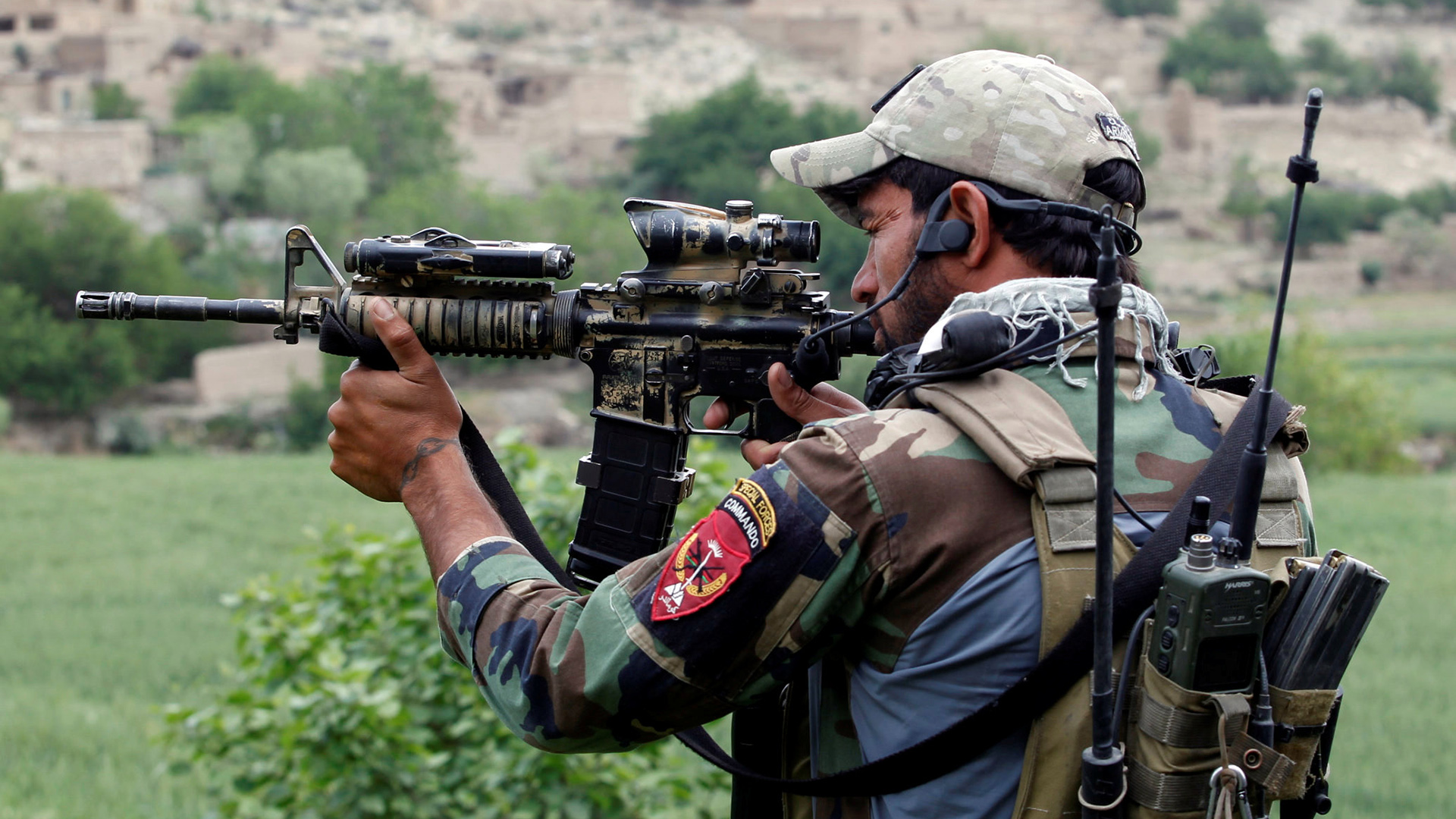 El ministro de Defensa y el jefe del Ejército afganos dimiten tras un ataque a una base