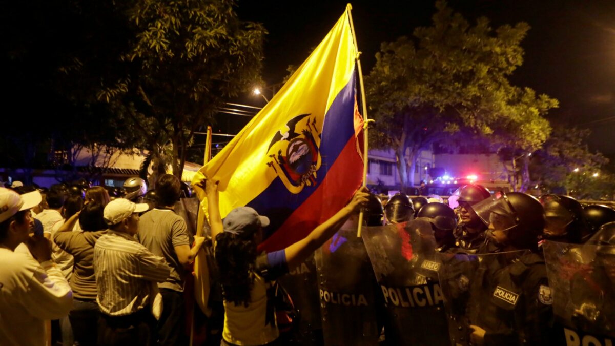 El opositor Lasso denuncia fraude electoral tras la ajustada victoria del oficialista Moreno en Ecuador