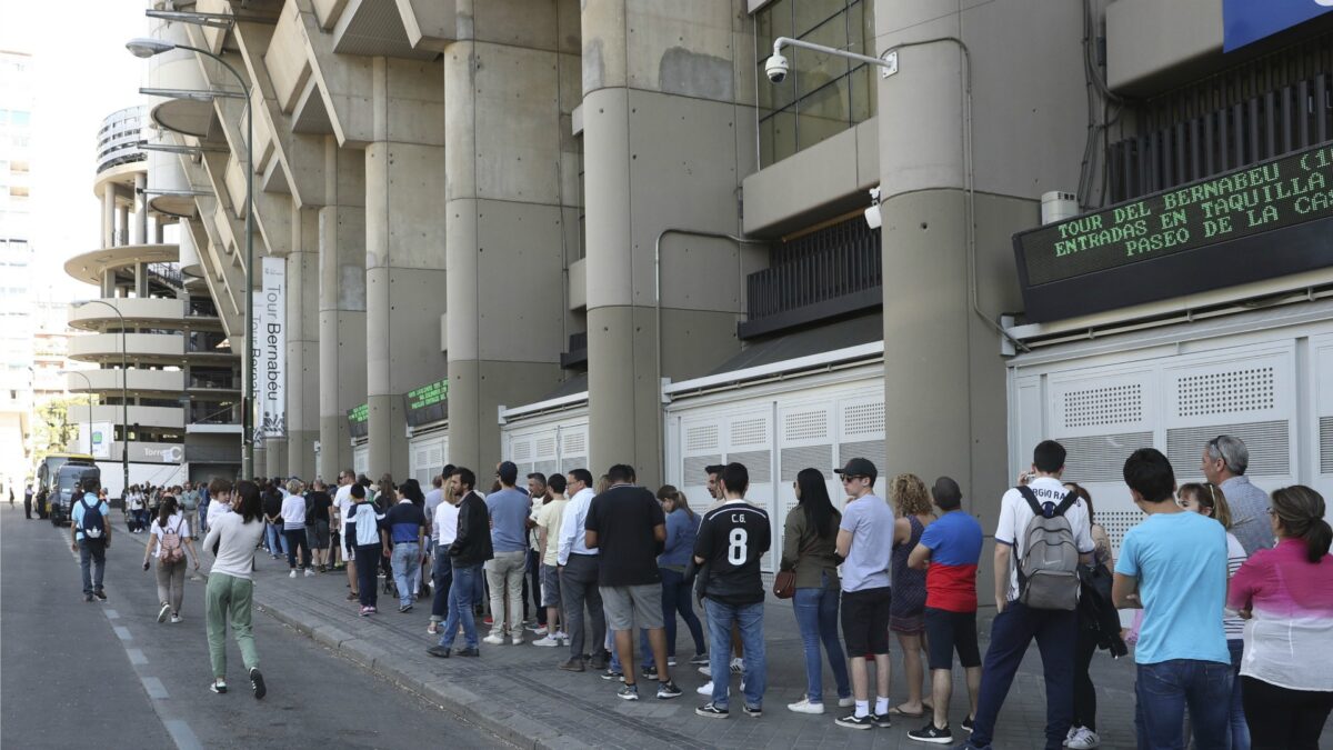 España reforzará la seguridad para el partido de mañana tras el ataque al Dortmund